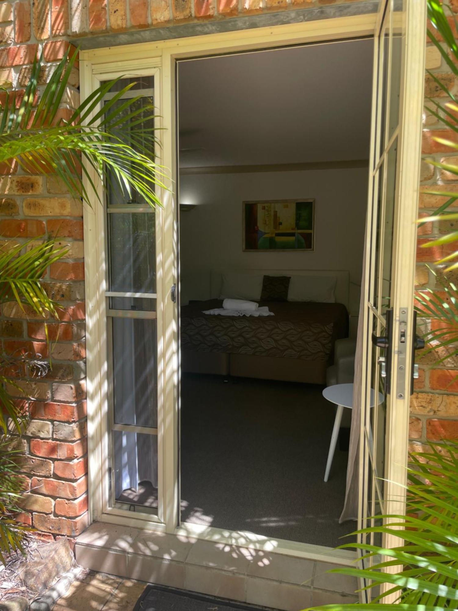 Oasis Inn Ulladulla - Welcoming Guests 18 Years And Older Exterior foto